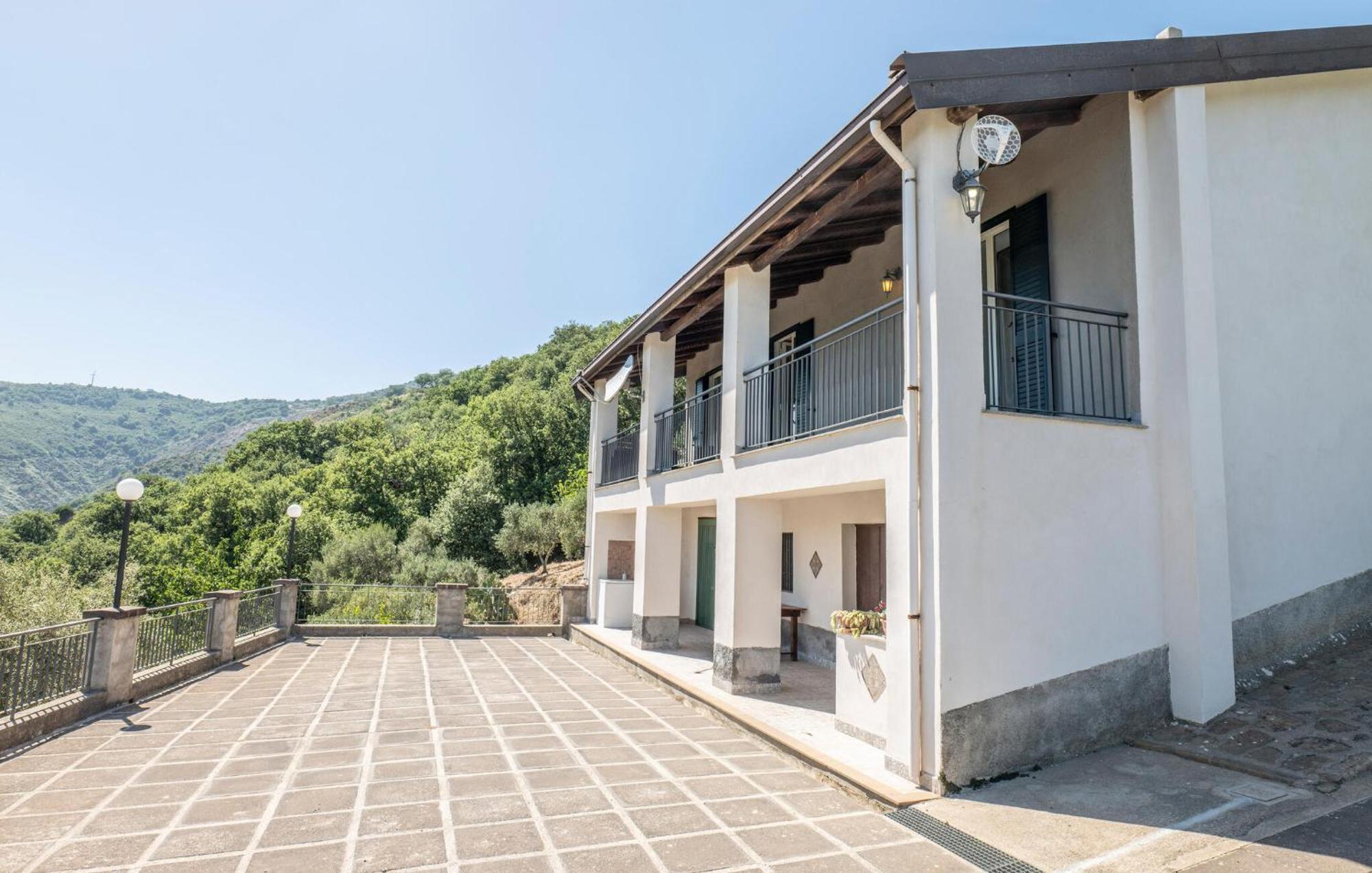 3 Bedroom Beautiful Home In Librizzi מראה חיצוני תמונה