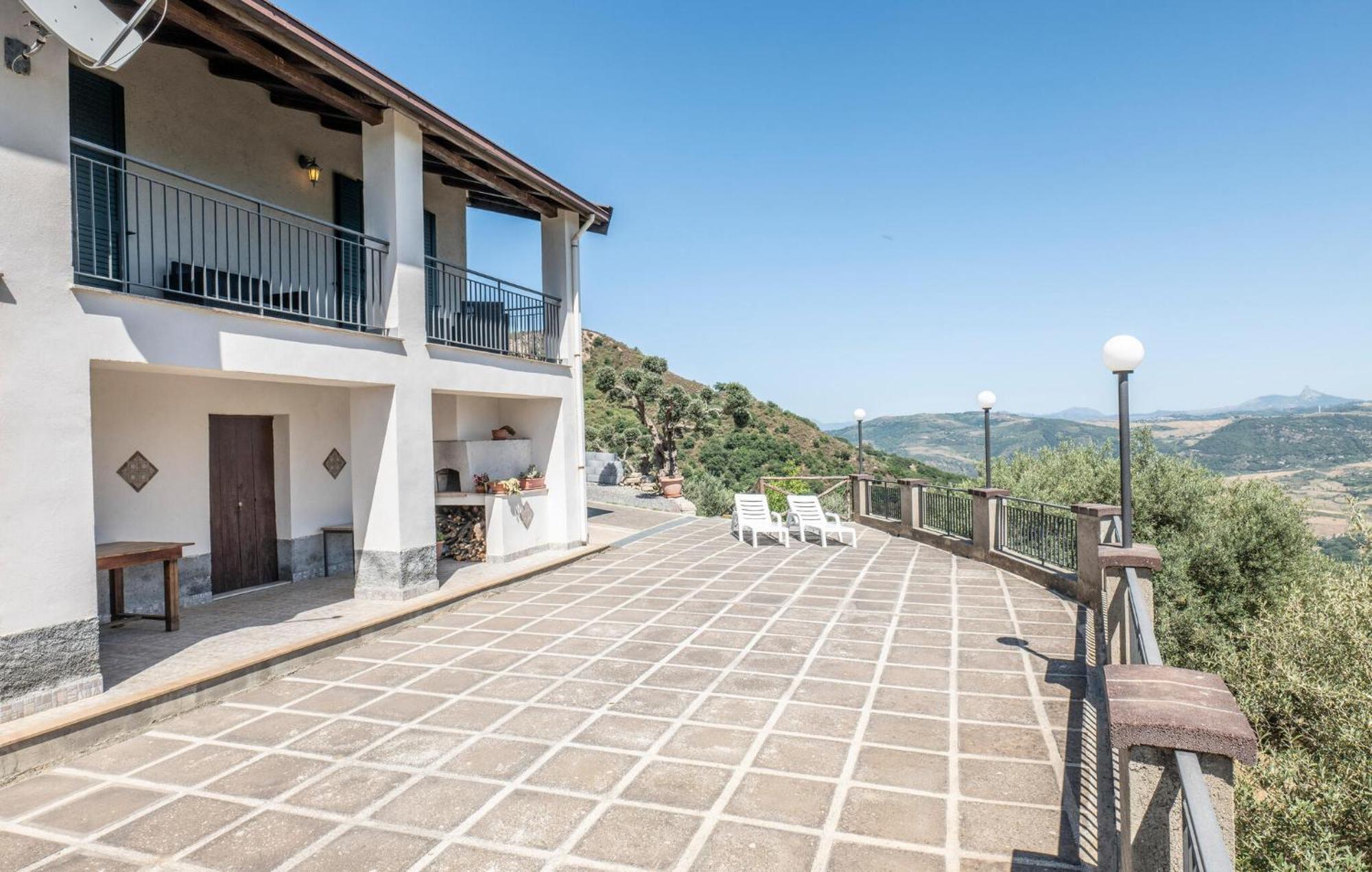 3 Bedroom Beautiful Home In Librizzi מראה חיצוני תמונה